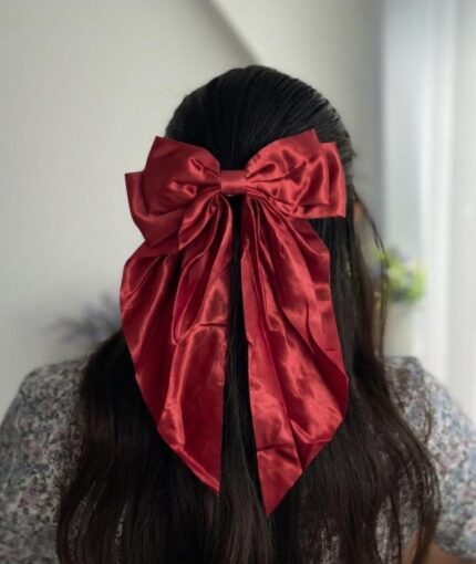 Red bow pin